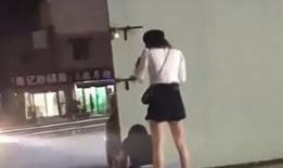 美女肚子疼视频,美女视频揭示惊人真相