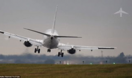 飞机降落视频,飞机降落精彩瞬间回顾