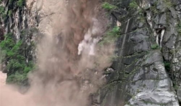 山体滑坡视频,惊心动魄！山体滑坡现场直击